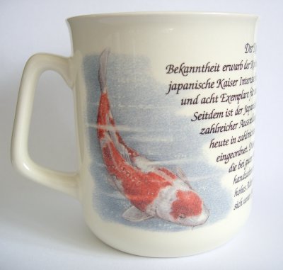 Kaffeebecher mit Koi-Motiven