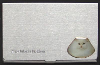 Visitenkartenbox-Beispiel mit Gravur und Tierplakette